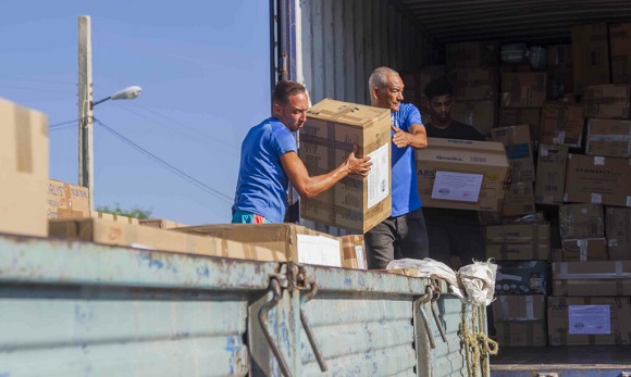 En La Habana, donativo de organización solidaria de Cataluña