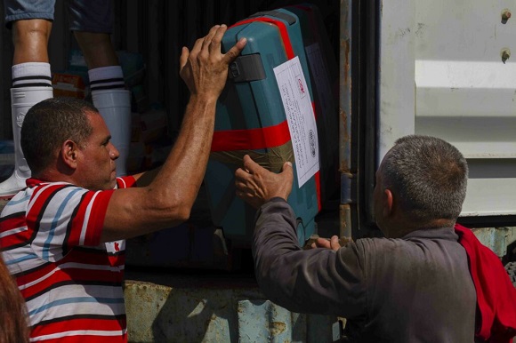 En La Habana, donativo de organización solidaria de Cataluña